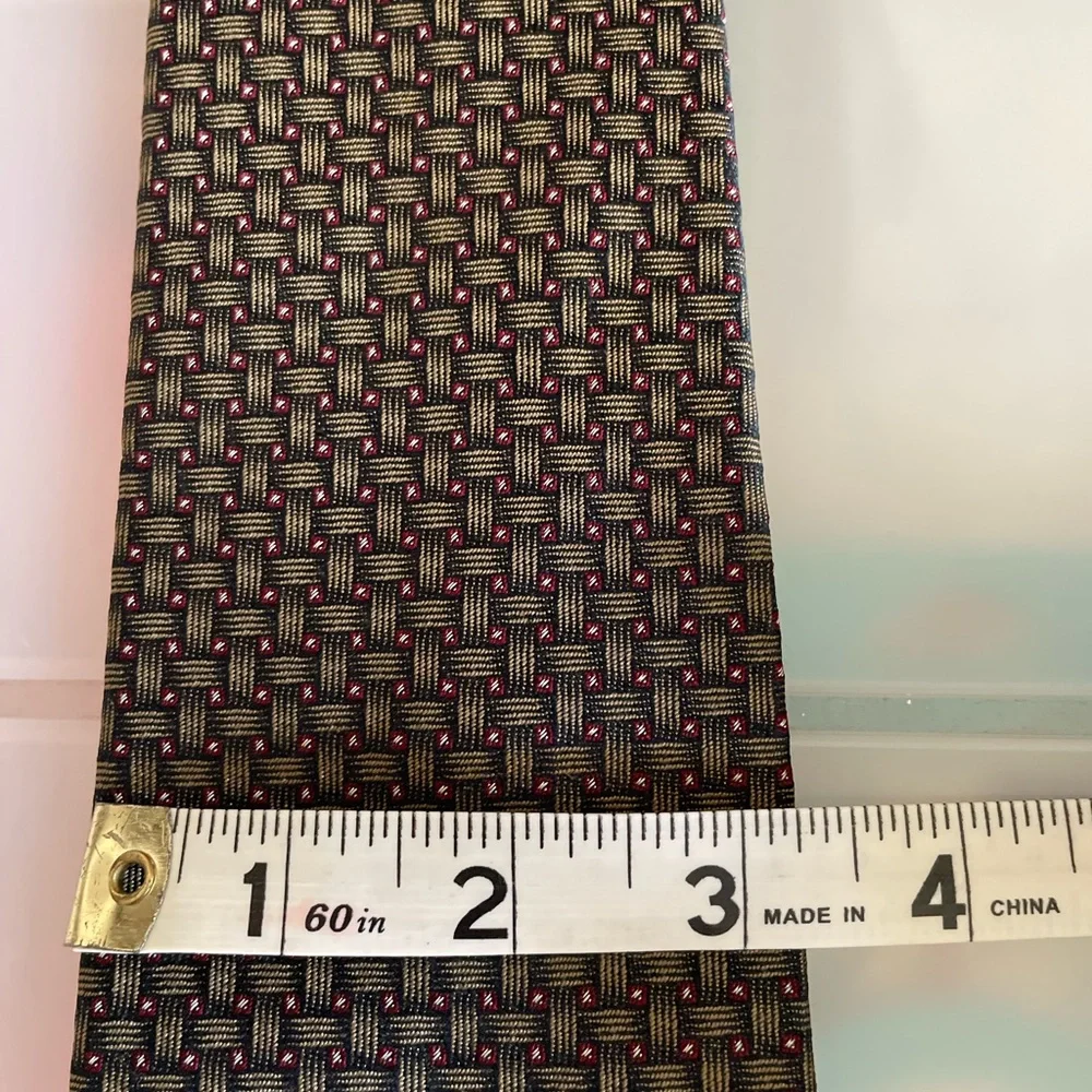 Burberry's 100% Silk Vintage Men's Tie